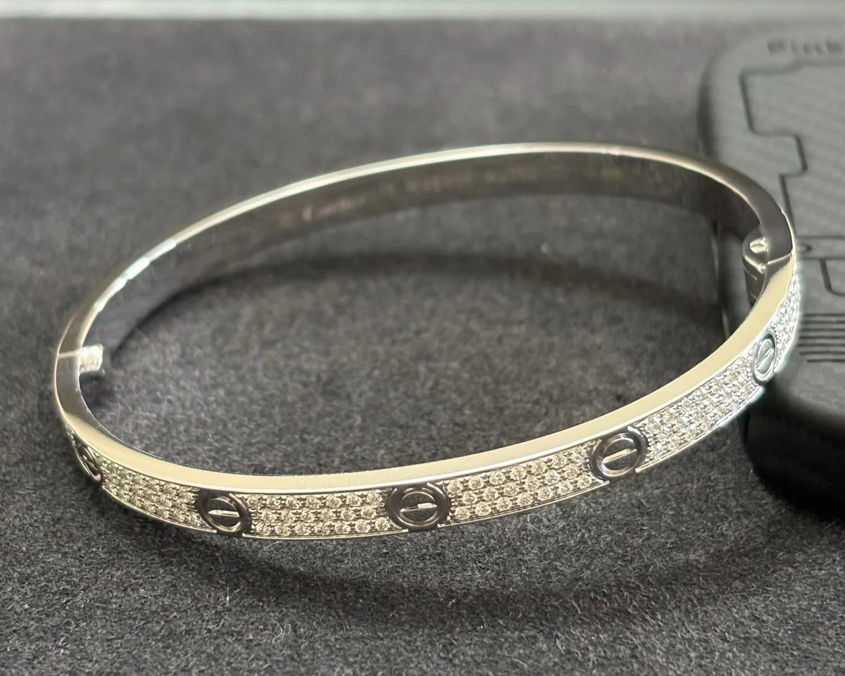 Yellow gold or white gold bracelet set with laboratory-grown diamonds, 1.68 carat total