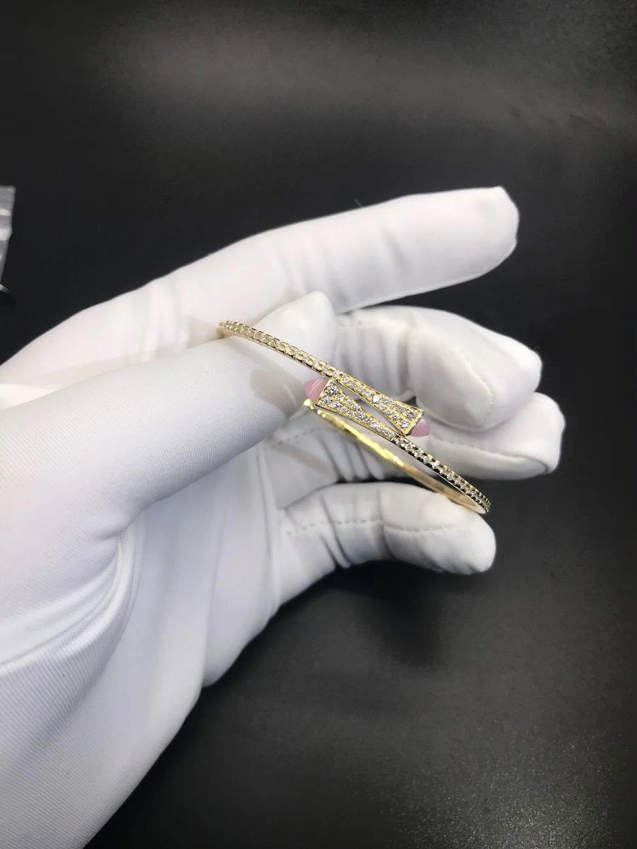 Yellow gold bracelet