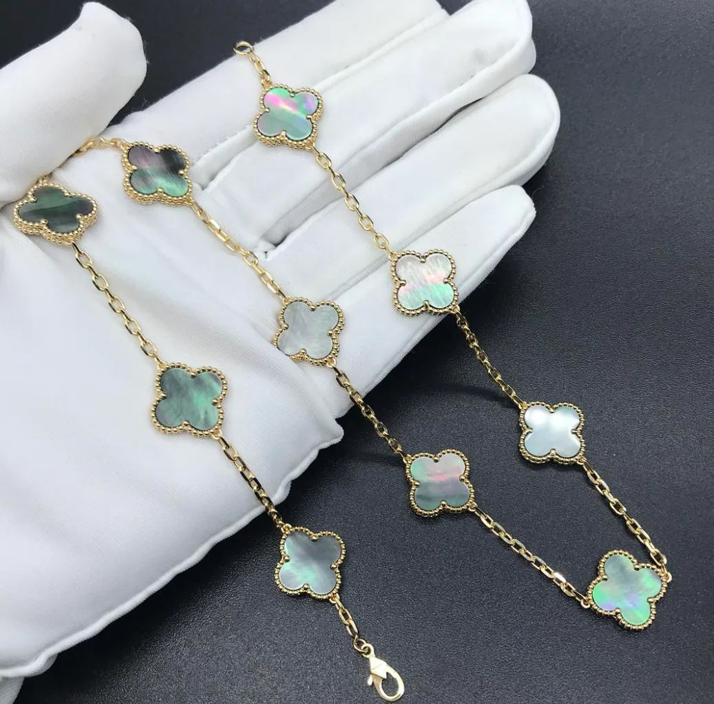 Rose gold necklace set with natural certified stones