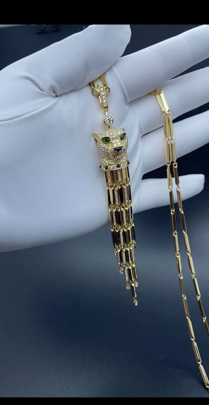 Yellow gold necklace